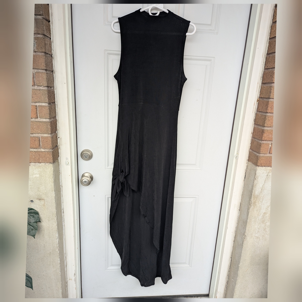 Elegant Black Sleeveless Dress